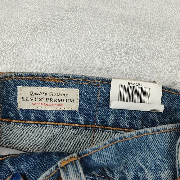 Levi Premium Jean Denim Bermuda Shorts Button and Zipper Closer Size 32 NWT - Picture 6 of 10